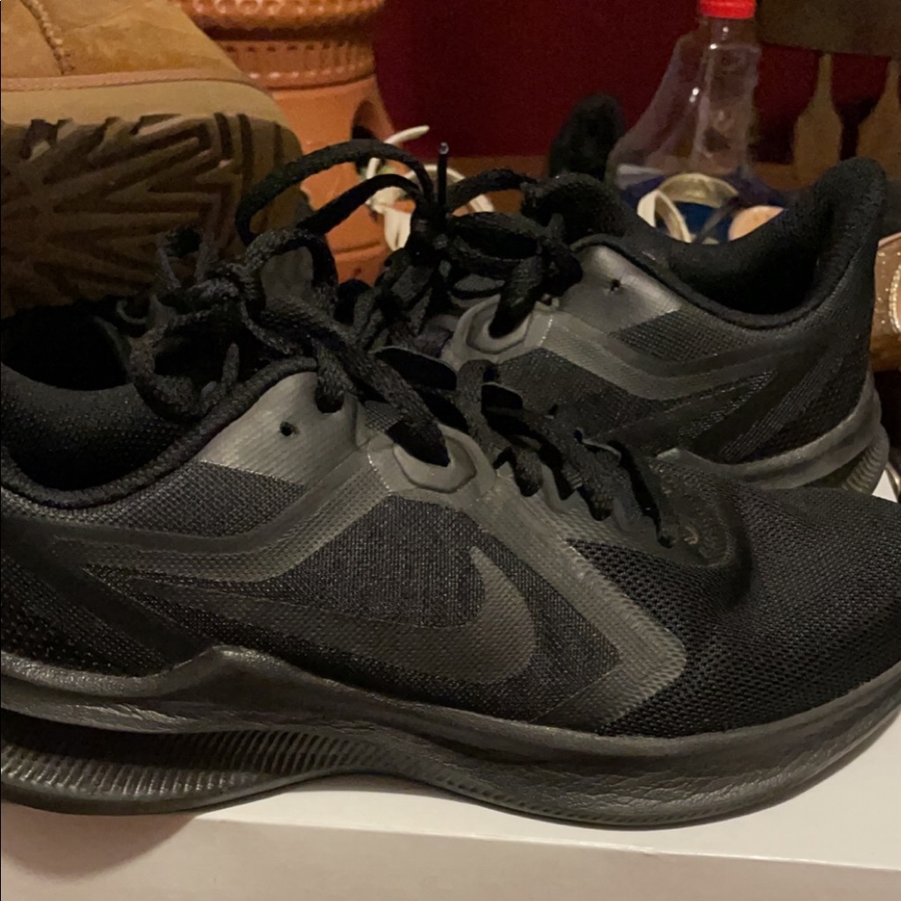 Nike tennis shoes